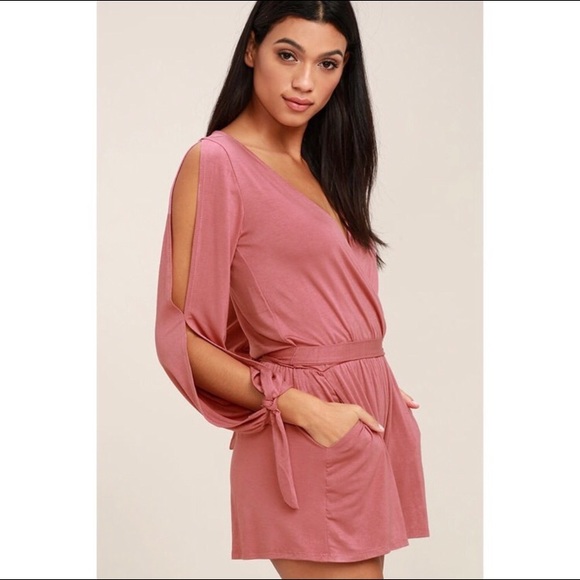 Lulus Pants - NWT Lulus Romper Size S